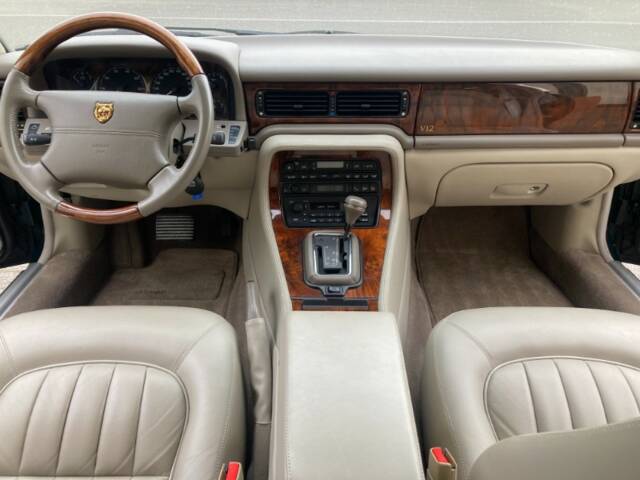Jaguar XJ12 6.0
