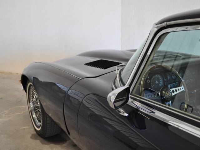 Jaguar E-Type V12 (2+2)