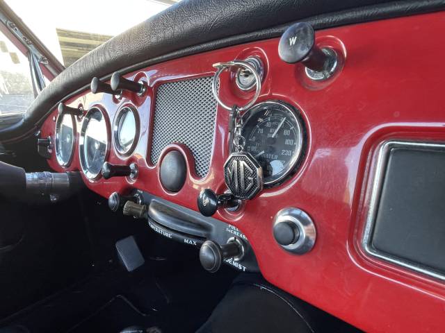MG MGA 1600