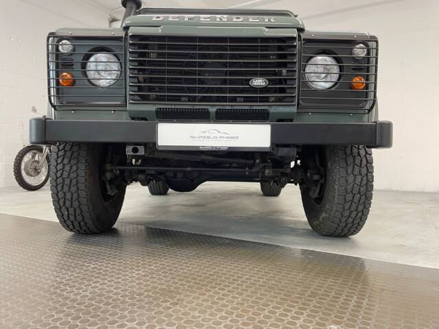 Land Rover Defender 90