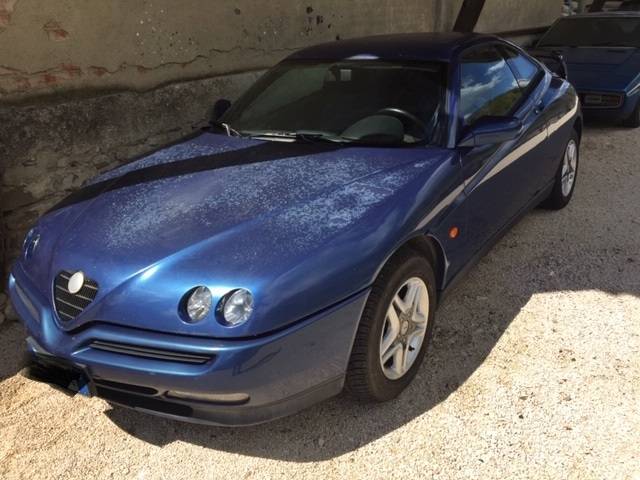 Image 1/5 de Alfa Romeo GTV 1.8 Twin Spark (1997)