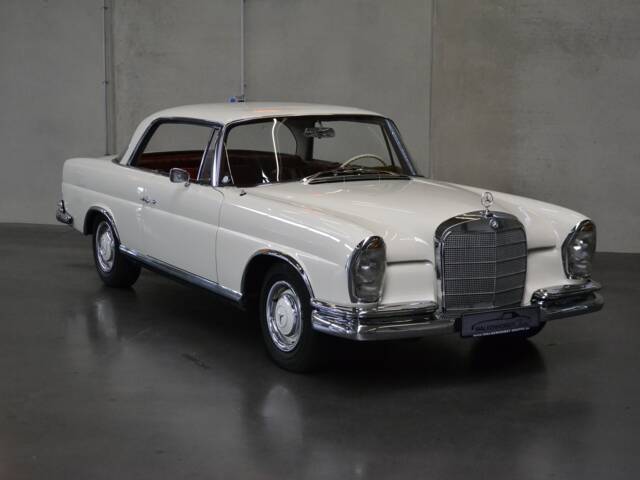 Mercedes-Benz 250 SE