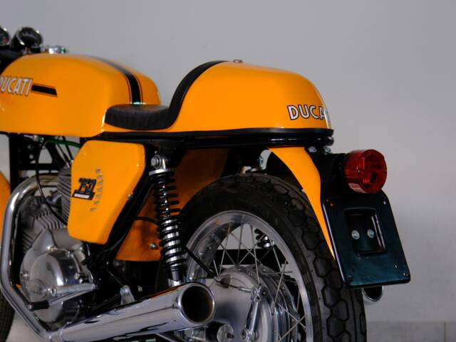 Ducati 750 Sport