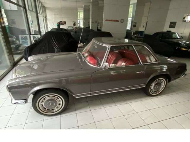 Mercedes-Benz 230 SL