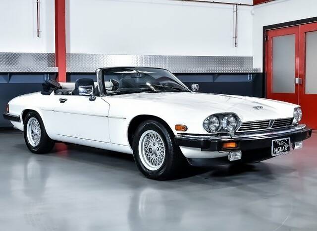 Image 1/7 de Jaguar XJS 6.0 V12 (1990)