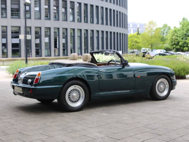 MG RV8