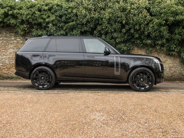 Image 1/22 of Land Rover Range Rover Autobiography P400 (2023)