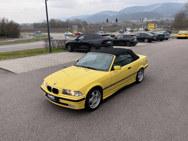 BMW 320i