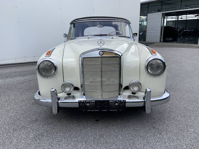 Mercedes-Benz 220 S Cabriolet