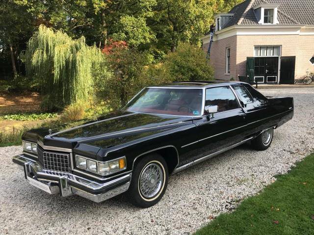 Image 1/23 of Cadillac Coupe DeVille (1976)