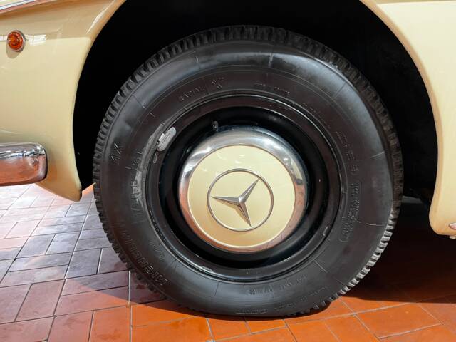 Mercedes-Benz 190 SL