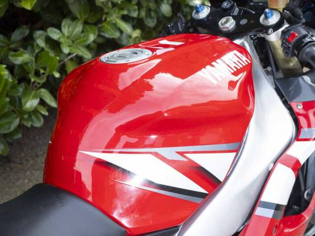 Yamaha YZF-R1