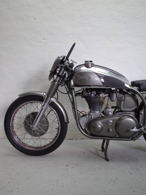 Norton International Model 40