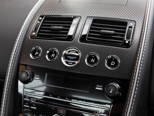 Aston Martin DB 9