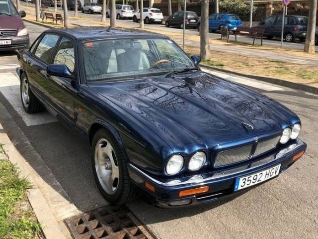 Bild 1/9 von Jaguar XJR 4.0 Supercharged (1995)