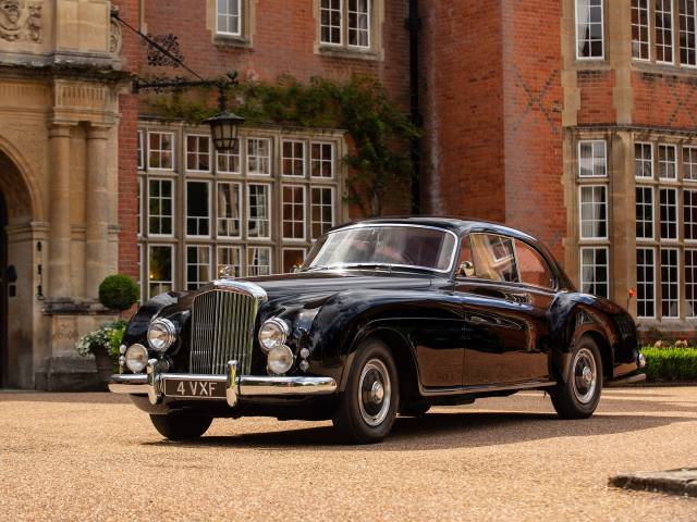 Image 1/50 of Bentley R-Type Continental (1953)