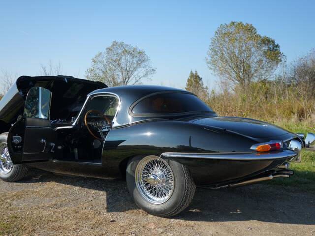 Jaguar E-Type 3.8