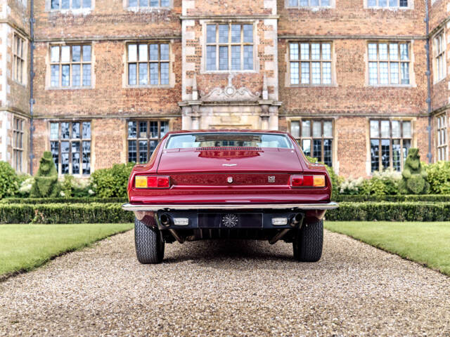 Aston Martin DBS V8