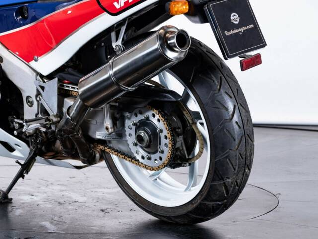 Honda VFR 750R RC 30