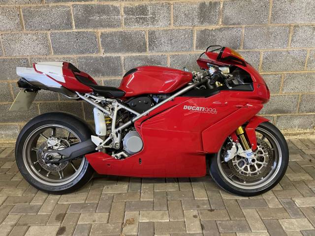 Imagen 1/34 de Ducati DUMMY (1999)