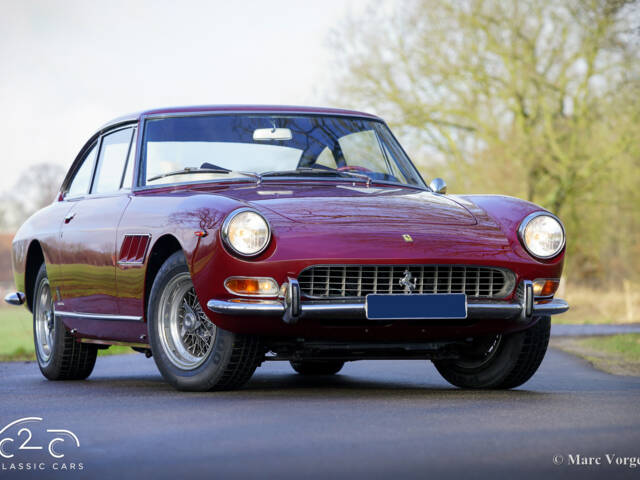 Ferrari 330 GT 2+2