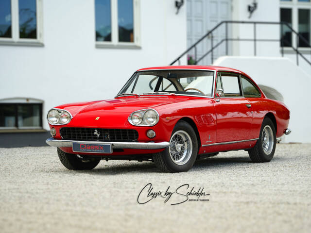 Imagen 1/27 de Ferrari 330 GT 2+2 (1964)