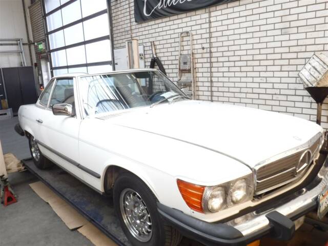 Immagine 1/50 di Mercedes-Benz 380 SL (1984)