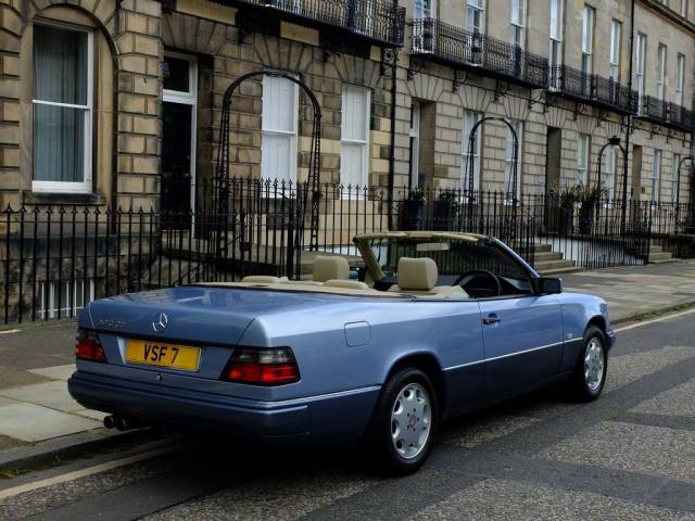 Mercedes-Benz 320 CE