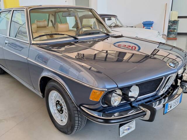 Image 1/19 of BMW 3,3 Li (1976)