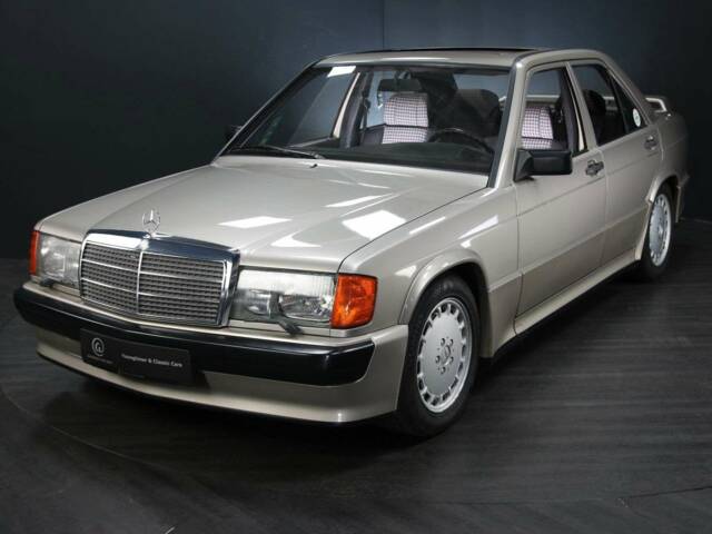 Afbeelding 1/30 van Mercedes-Benz 190 E 2.3-16 (1984)