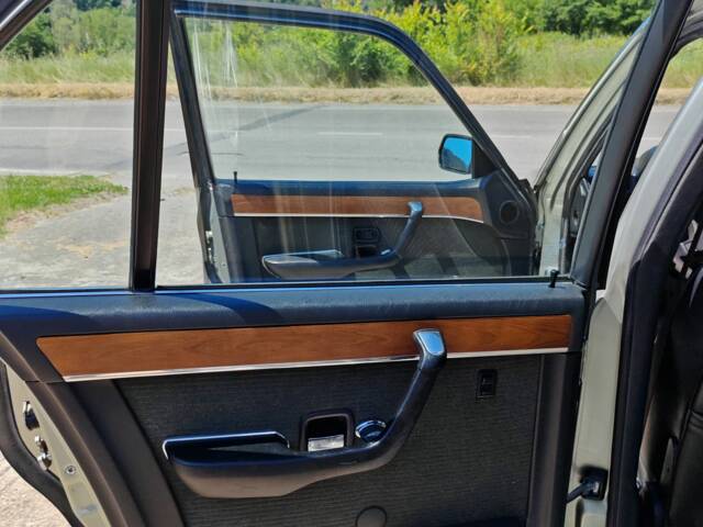 BMW 745i