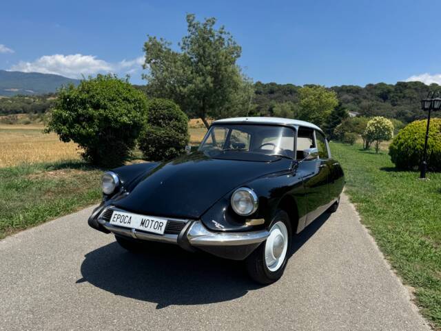 Immagine 1/29 di Citroën ID 19 (1967)