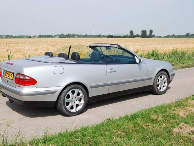 Mercedes-Benz CLK 200