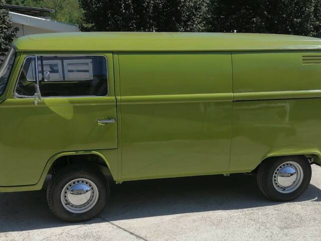 Image 1/19 of Volkswagen T2b panel van (1979)