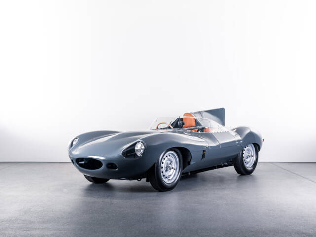 Image 1/21 of Jaguar D-Type (1956)