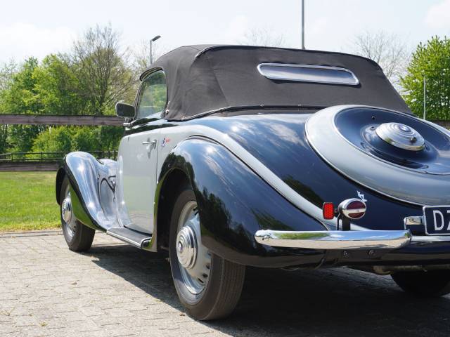 BMW 327