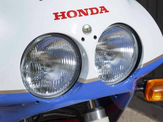 Honda VFR 750R RC 30