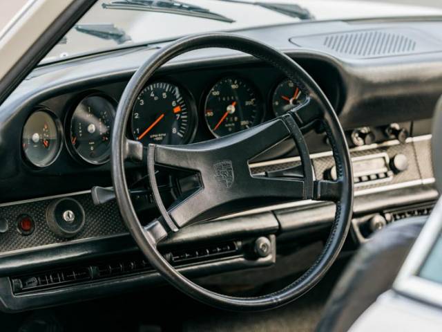 Porsche 911 2.2 E
