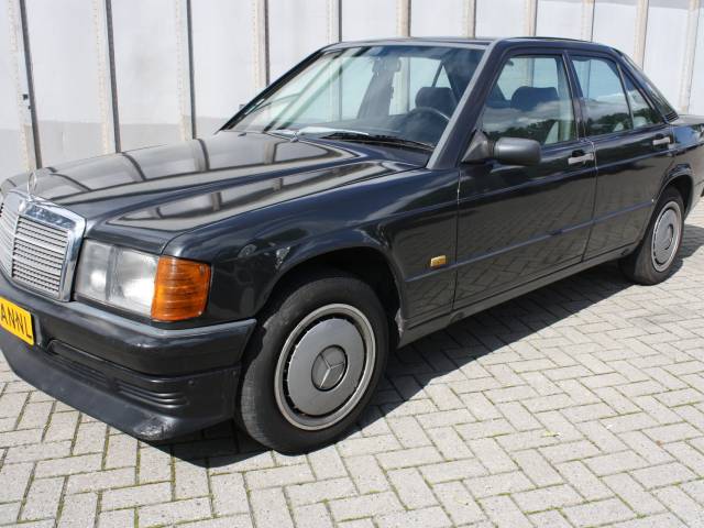 Image 1/11 of Mercedes-Benz 190 D 2.5 (1986)