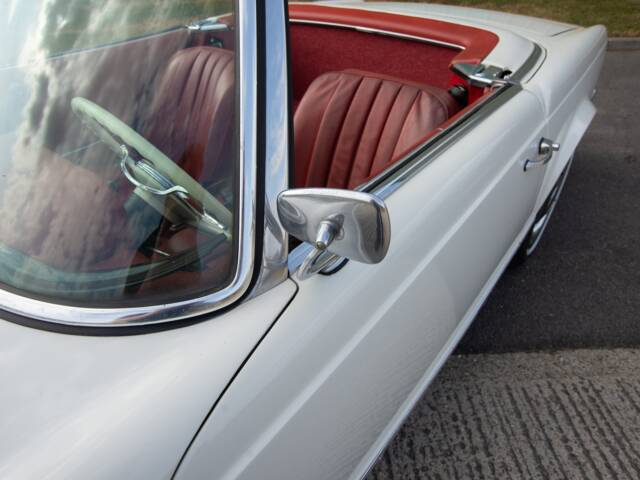 Mercedes-Benz 230 SL
