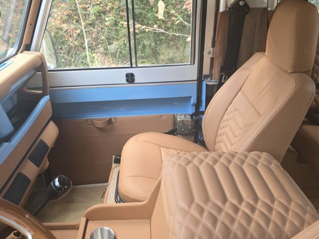 Land Rover Defender 90