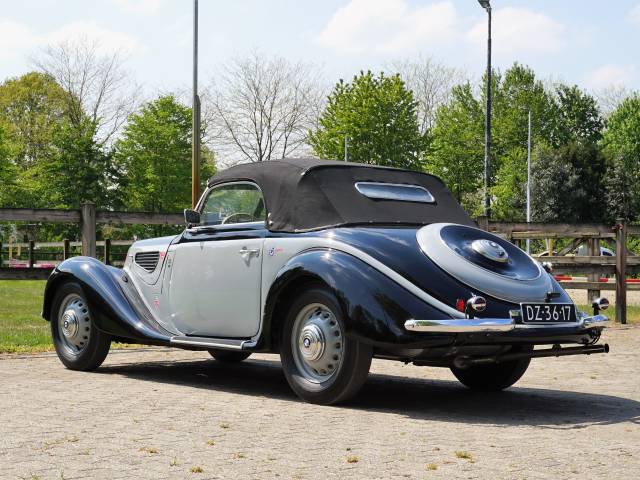 BMW 327