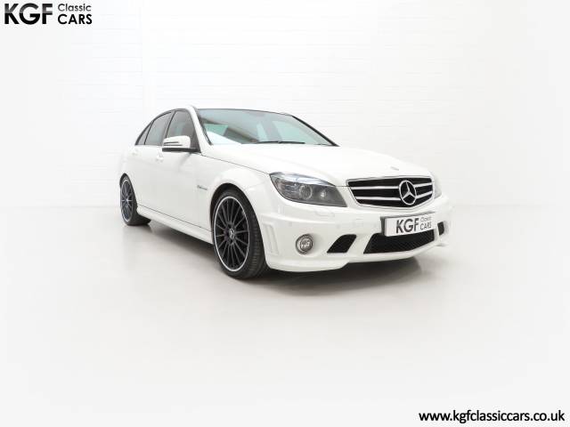 Imagen 1/30 de Mercedes-Benz C 63 AMG (2010)
