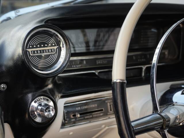 Cadillac Coupe DeVille