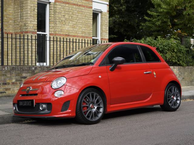 Image 1/39 of Abarth 695 «Tributo Ferrari» (2011)