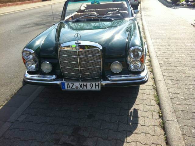 Mercedes-Benz 250 SE