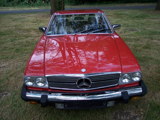 Mercedes-Benz 560 SL