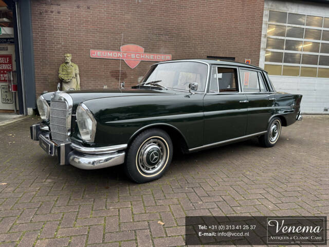 Mercedes-Benz 230 S