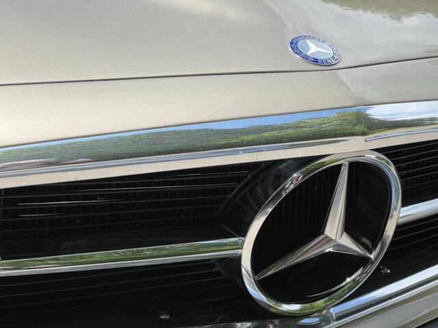 Mercedes-Benz 280 SL