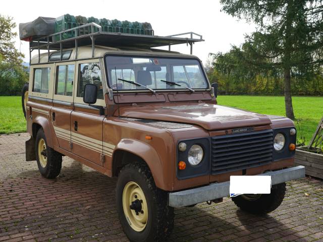 Image 1/17 of Land Rover 110 (1984)